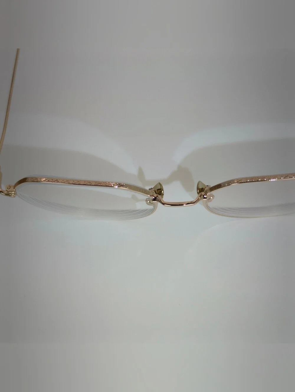Emotion. Gold Wireframe Round Women's Glasses